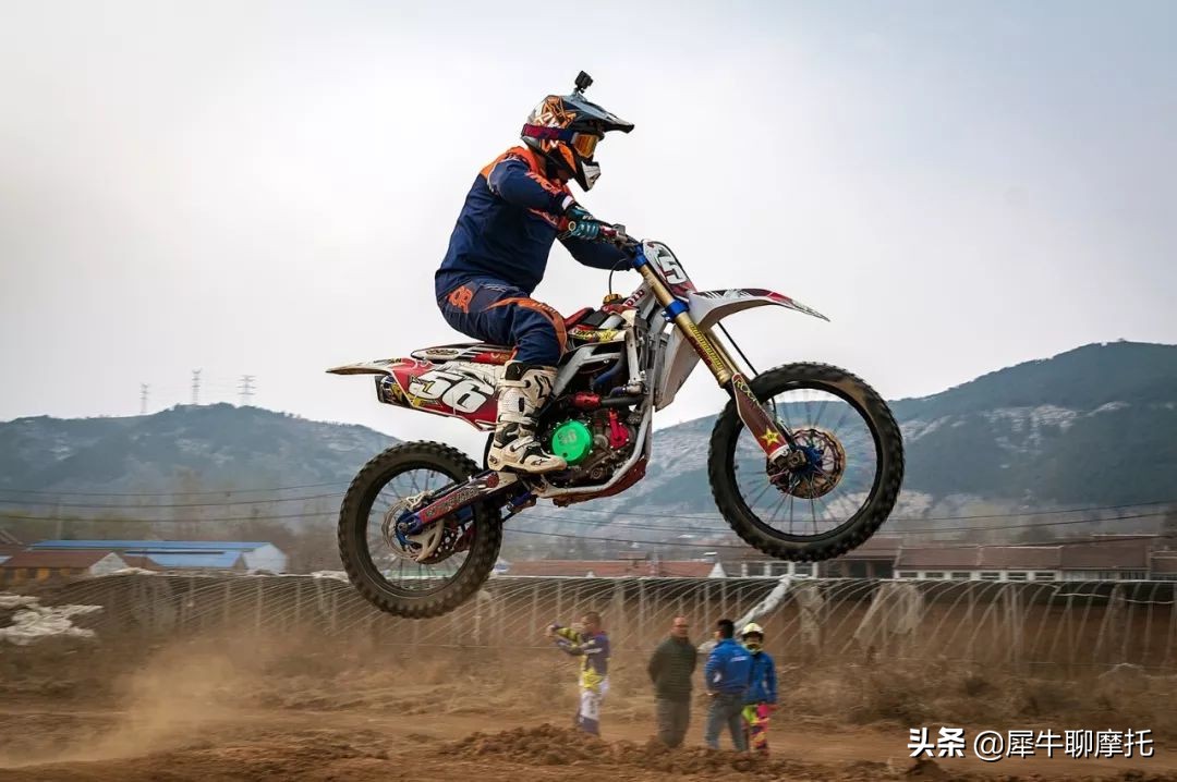 豪爵nk150s越野视频,豪爵nk150s越野摩托车试驾