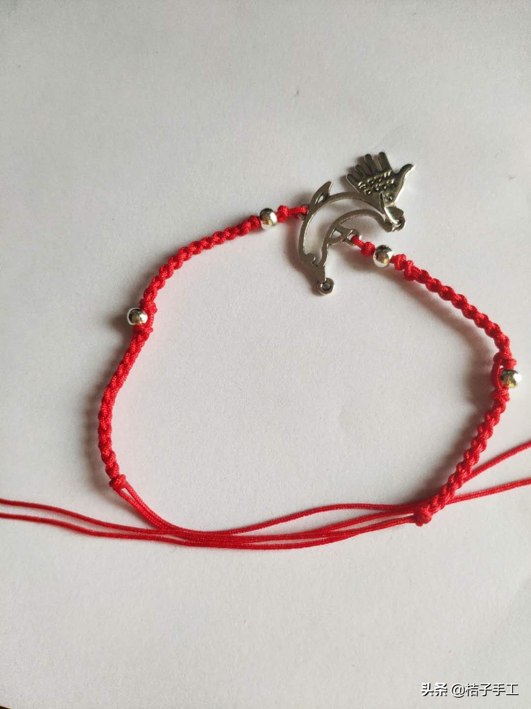 红绳银饰手链教程,手链银链教程
