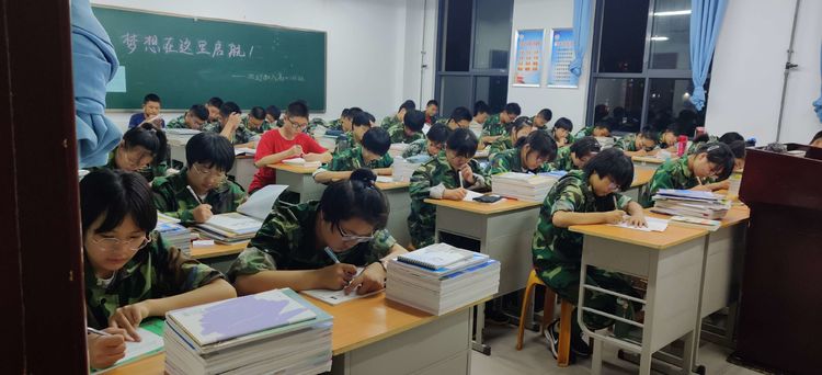 短暂而漫长的军训,军训进行时新生军训纪实全程高燃