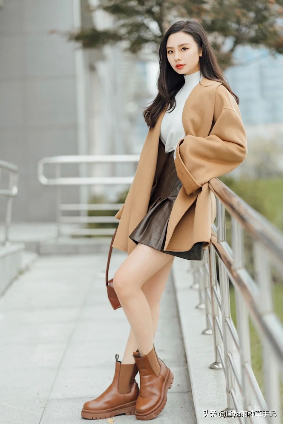 咖色和奶茶色哪个颜色更显气质,奶茶色显白吗今年很流行奶茶发色