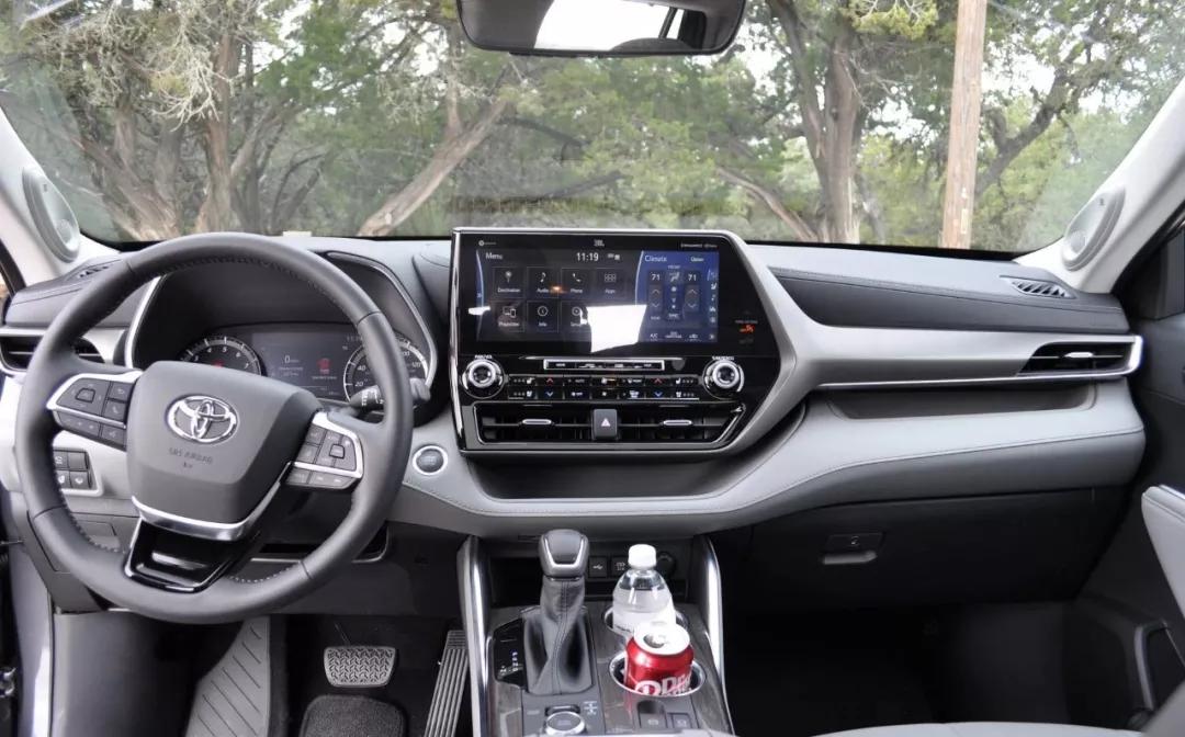 丰田汉兰达2020试驾视频,试驾汉兰达2020款外媒