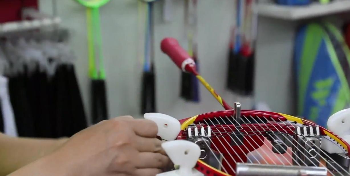 小伙靠发明攻克杀球跑线的世界难题，终身打不断，获得冠军的认可