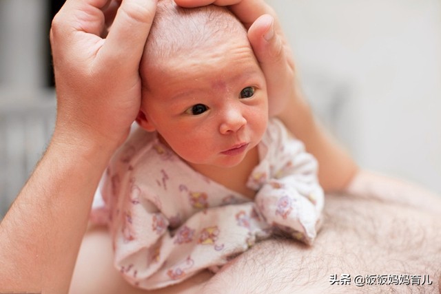 新生儿的世界是什么样,新生儿眼中的世界是什么样子呢