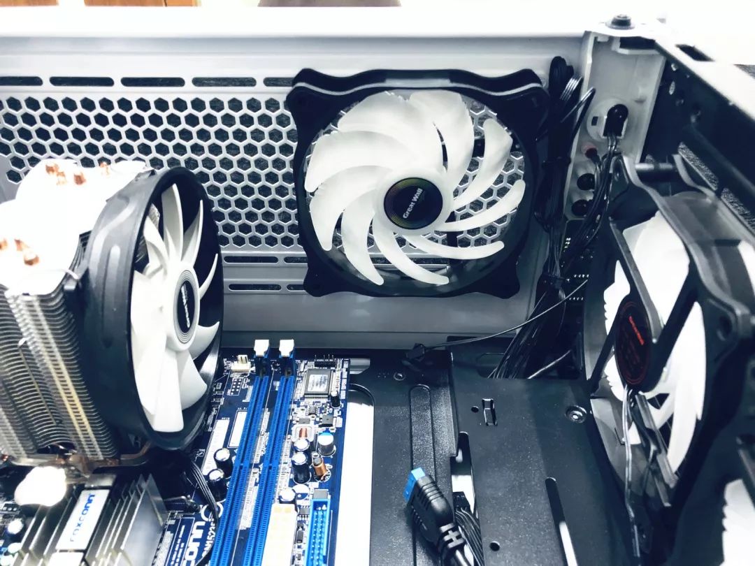 机箱风扇怎么装才能找到最佳效果,机箱风扇要怎么装才正确
