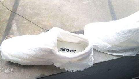 白衣服发黄变白最快最简单的方法,时间久泛黄的白衣服怎样洗白