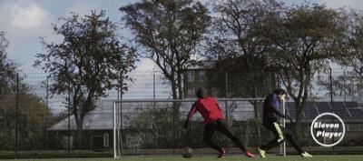 简单足球技巧短视频,简单足球过人动作教学