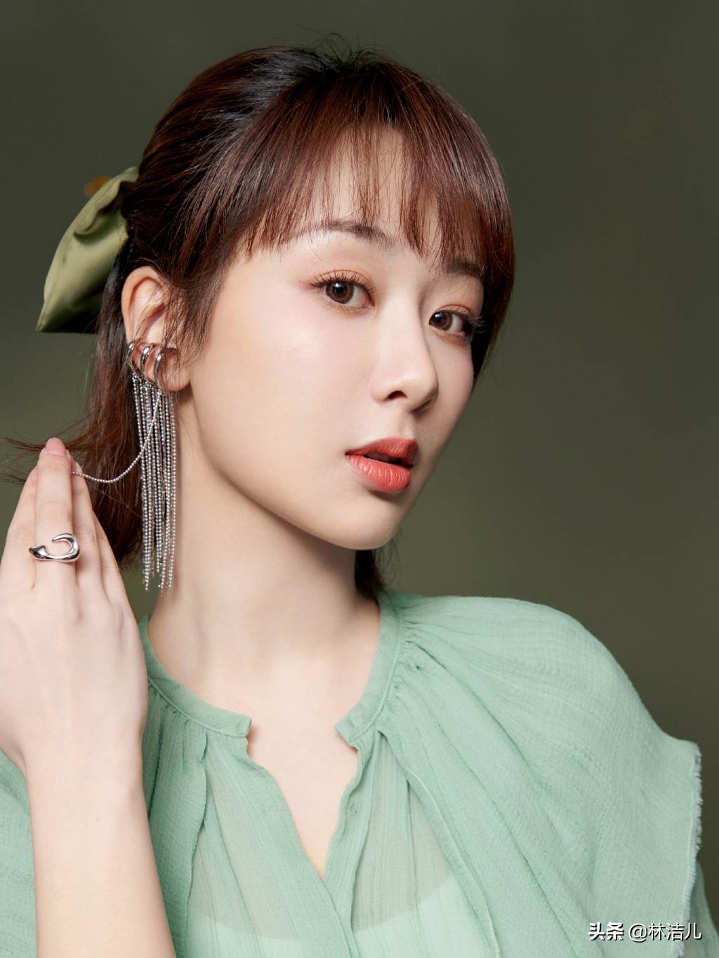 杨紫脸型变美,杨紫鼻基底前后对比