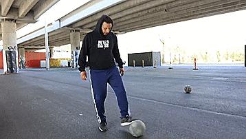 花式足球17个技巧教案,足球赛踢法攻略