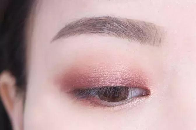 单眼皮肿眼泡如何画汉服妆容,肿眼泡单眼皮桃花妆