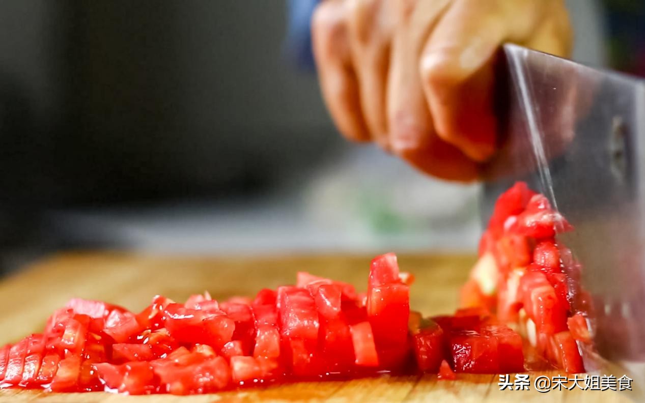 做西红柿鸡蛋汤有怪味是怎么回事,做西红柿蛋汤为啥做不出蛋花