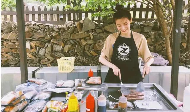 马凡舒首次主持天下足球,央视足球主持马凡舒