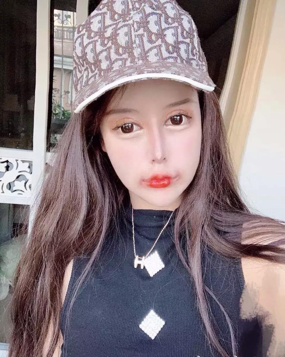 13岁开始整容,视李蒽熙为偶像!小Z娜娜是疯了吗?