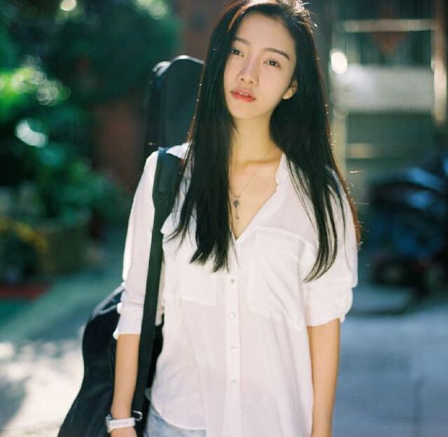 最老实的小伙却追到最漂亮的女神,老实男孩追校花小说