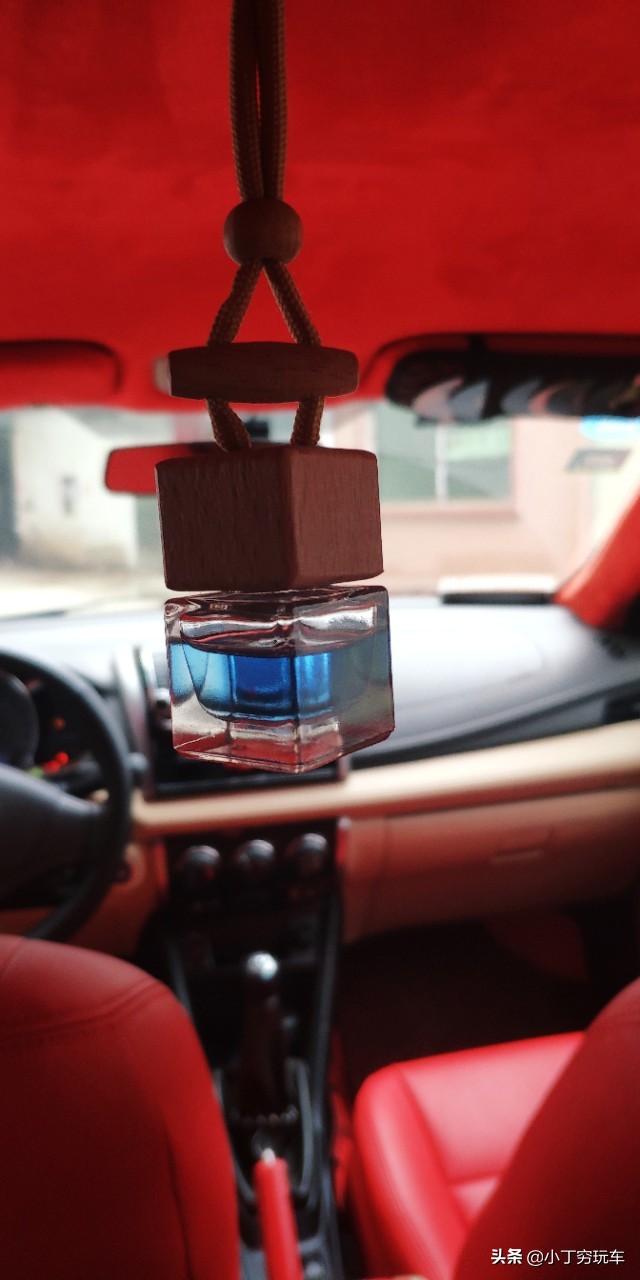 老车车内异味用什么香水好,汽车异味用什么香水最好