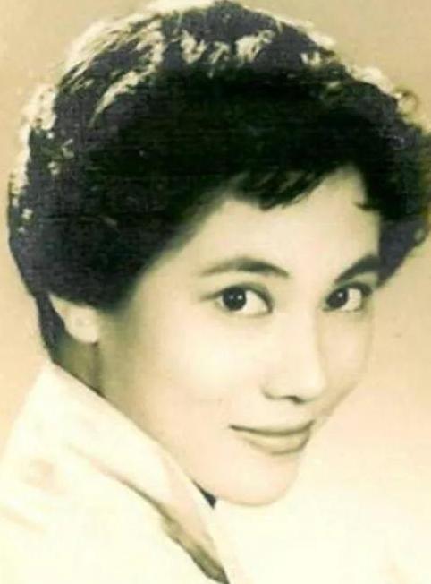 谢贤从年轻到老的视频,谢贤一年赚一栋楼