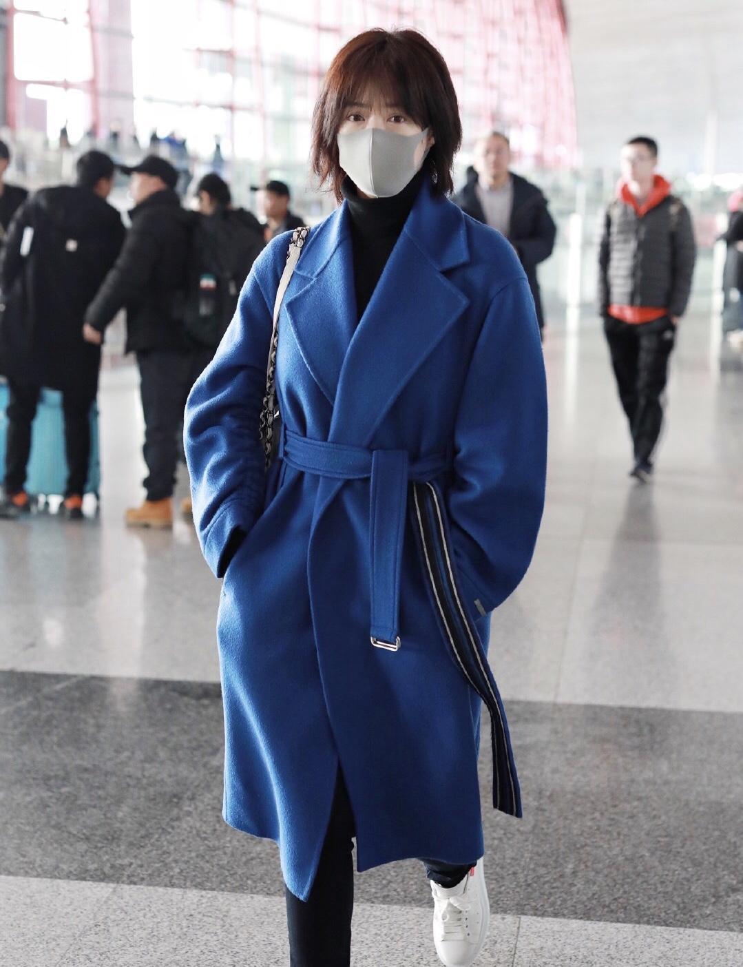 蒋欣同款大衣显瘦高级感正肩,蒋欣又换新发型意外减龄又高级