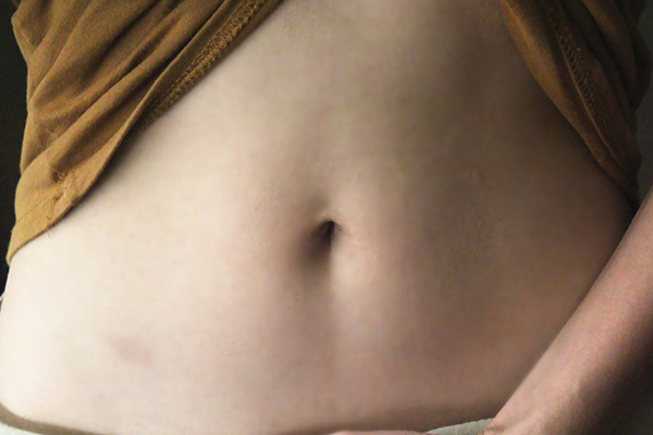 肚脐眼里黑黑的“脏物”是什么？