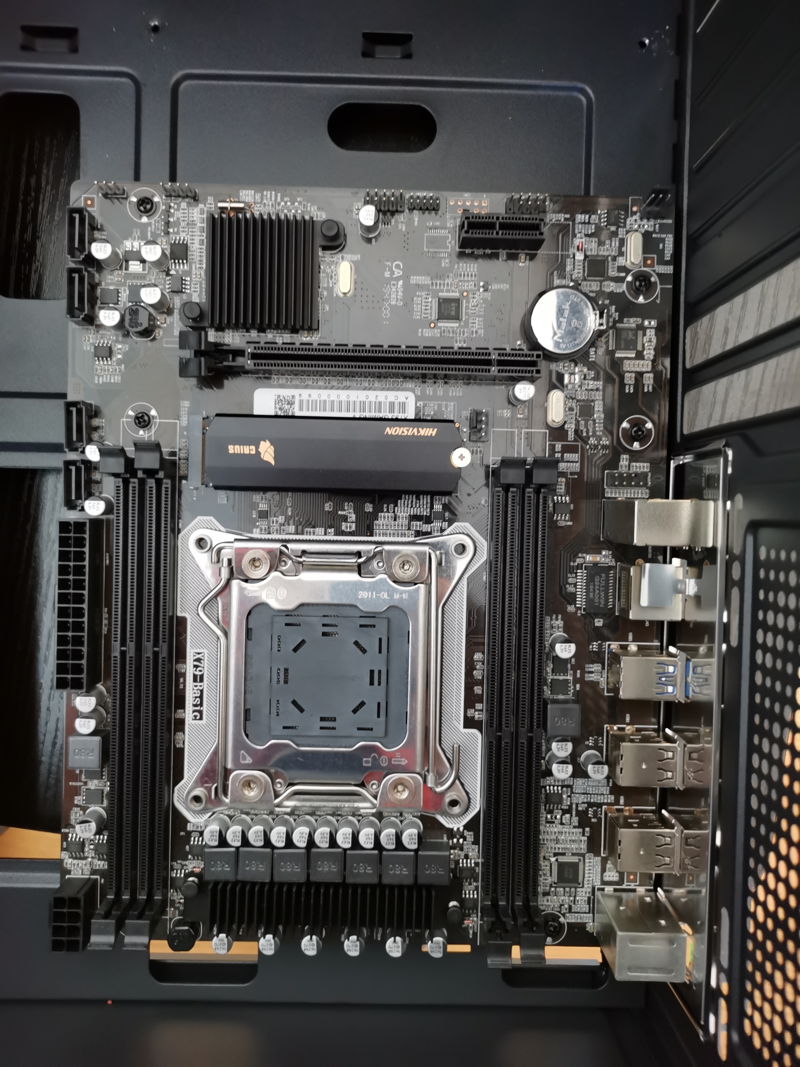 2021年洋垃圾还能战否?1900元组32万跑分的游戏电脑