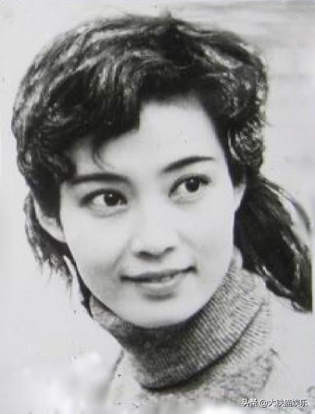 10对撞名的女星，同名不同命，有人公开互撕，有人无辜被“连坐”