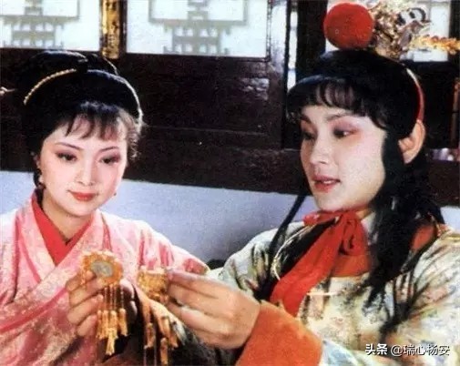 最新红楼梦诗词全译,最美的红楼梦古诗词