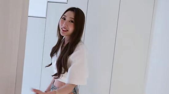 韩国女生独居公寓,韩国美女晒衣服