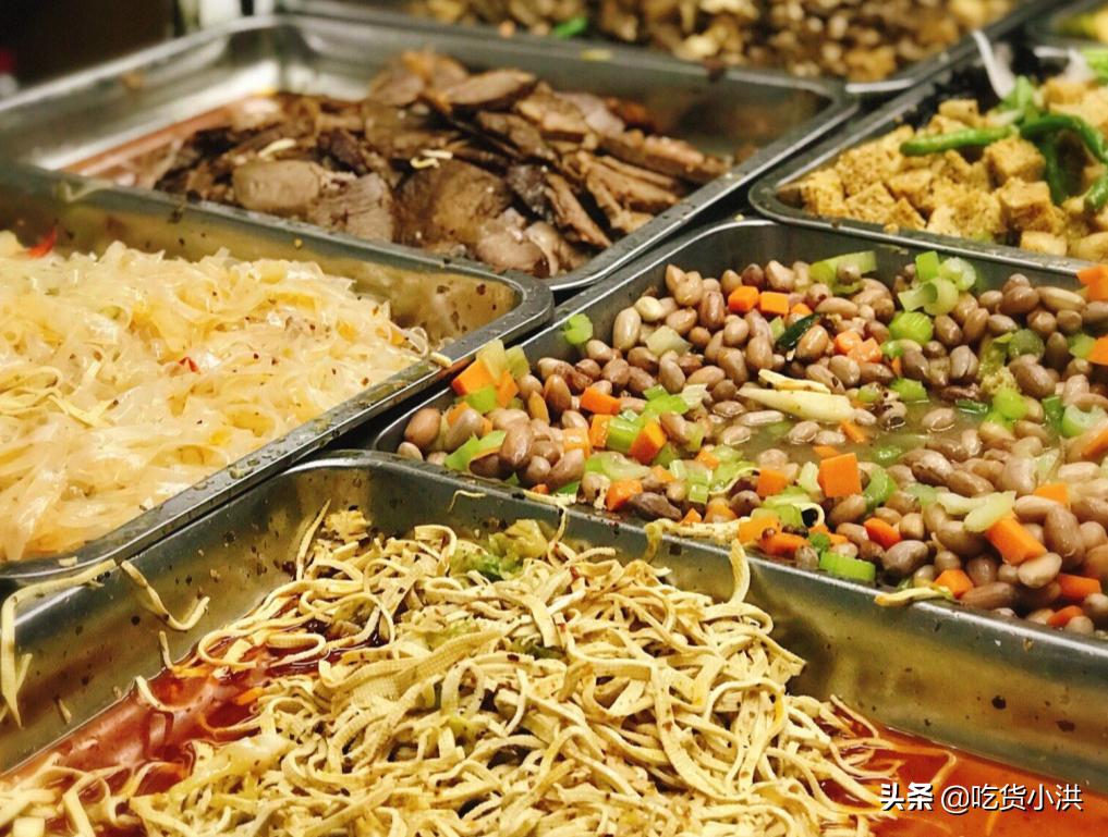 郑州开了40多年的面馆,满满八十年代风格,人称“杀人烩面馆”