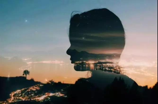 经常胡思乱想的人是因为内耗吗,怎么解决内心内耗胡思乱想