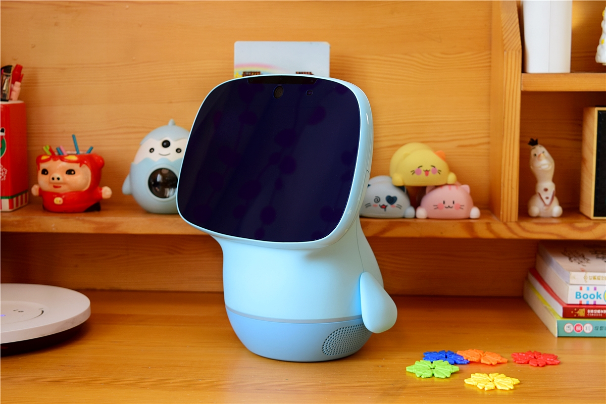 ai智能机器早教,聪聪ai机器人