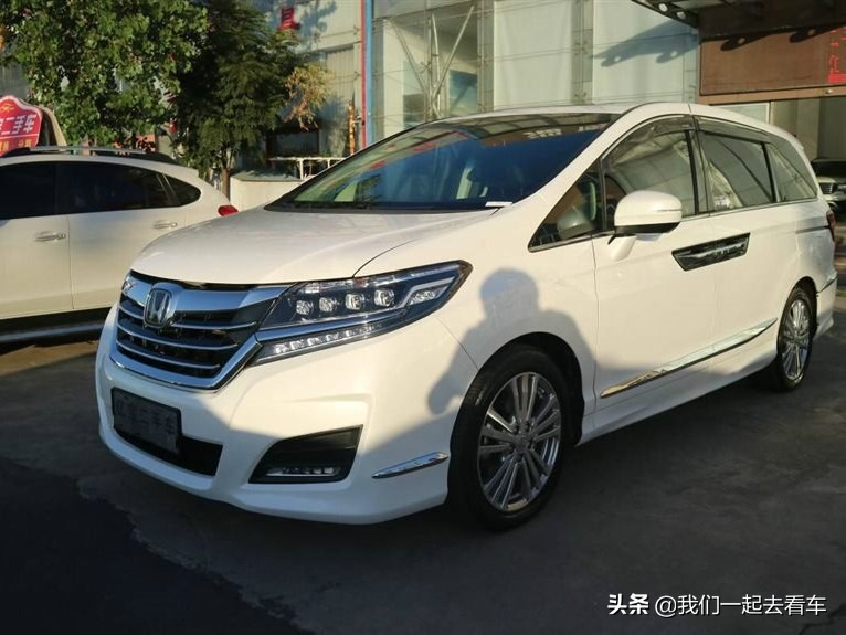 花25万买十年老车值不值,花25万买二手宝马车值吗