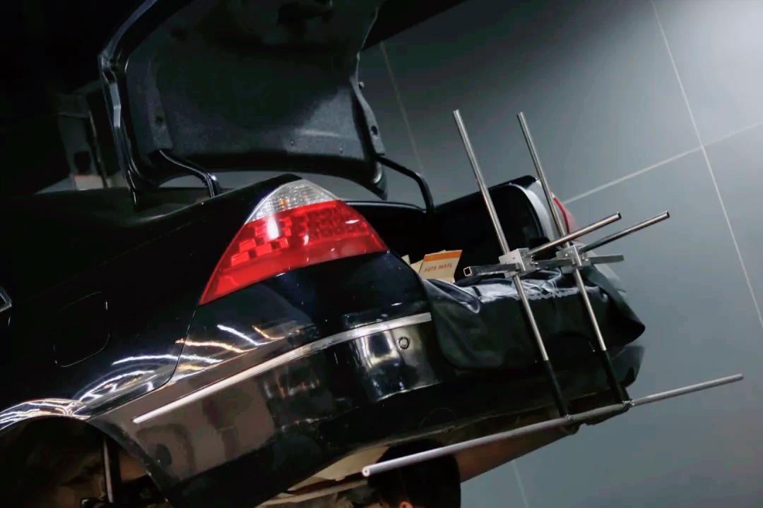 怪兽翻新车,怪兽修车翻新艾力绅