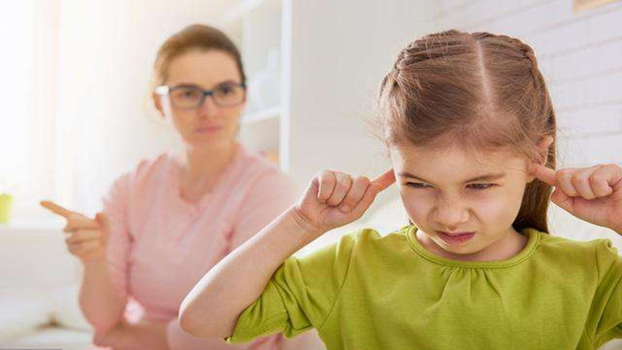 放任型父母案例,育儿话题孩子有攻击行为