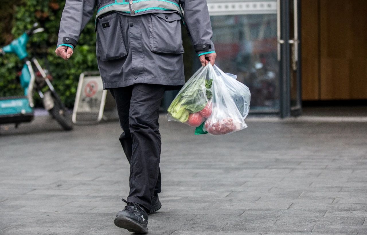 抢外卖小哥饭碗?滴滴21城上线跑腿业务,网友:终于转正了!