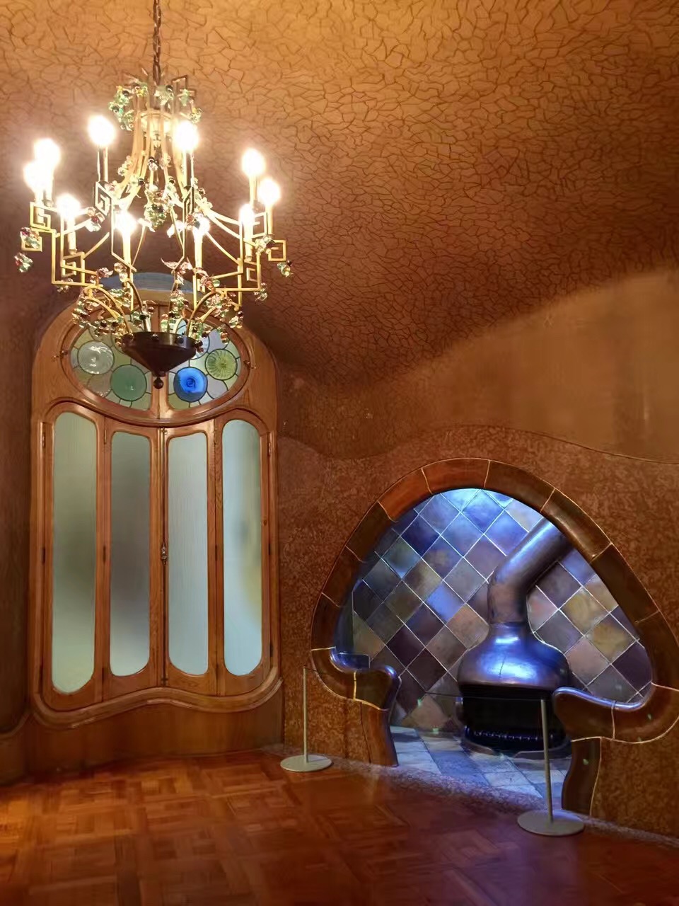 西班牙建筑大师高迪回顾展,西班牙高迪几个典型建筑