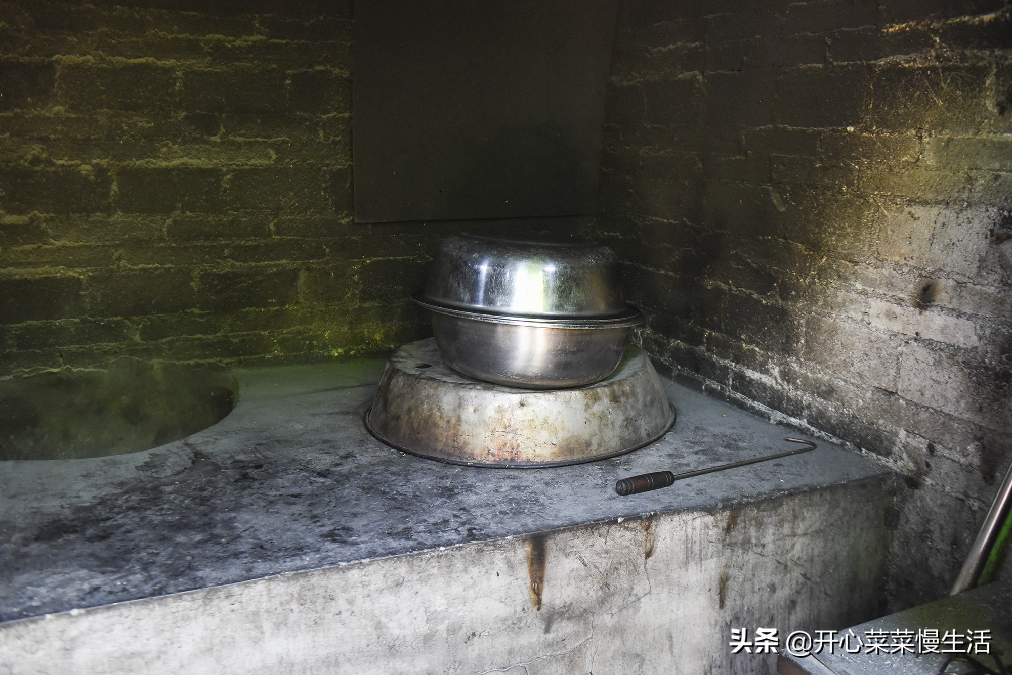 自驾到广东*江阳**旅游，下了高速无意进入一家美食店，没想竟是名店