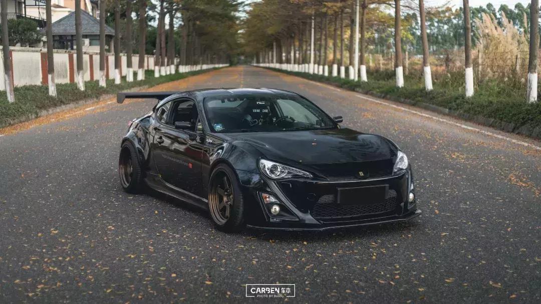 丰田86轮毂装18寸还是17寸好,丰田86加宽体