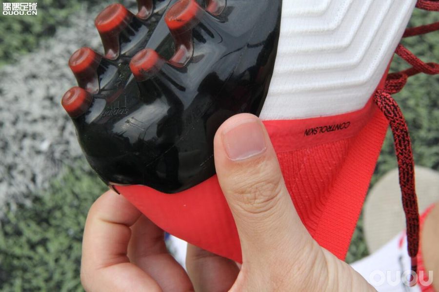 阿迪达斯predatorfreak.3测评,阿迪达斯predator20.4怎么样