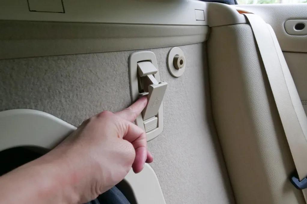 宝马330i敞篷全新多少钱,2011款宝马330i敞篷版