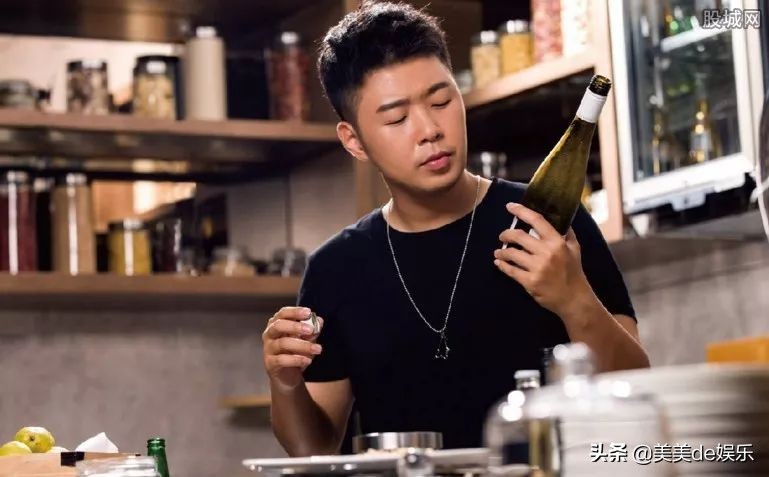 被一姐*压打**，她竟不是傻白甜！恋情、新剧、综艺全面开花？