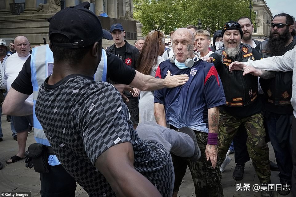 浼︽暒绉嶆棌楠氫贡浜嬩欢,鑻卞浗鐖嗗彂楠氫贡瀹炲綍瑙嗛