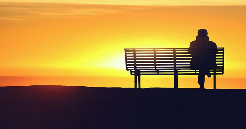 警惕骗局买保健品,低价老年人旅游团骗你买保健品