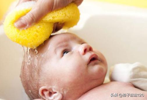 婴儿脸上起疹子跟母乳有关系吗,婴儿脸上有小疹子颗粒怎么消除