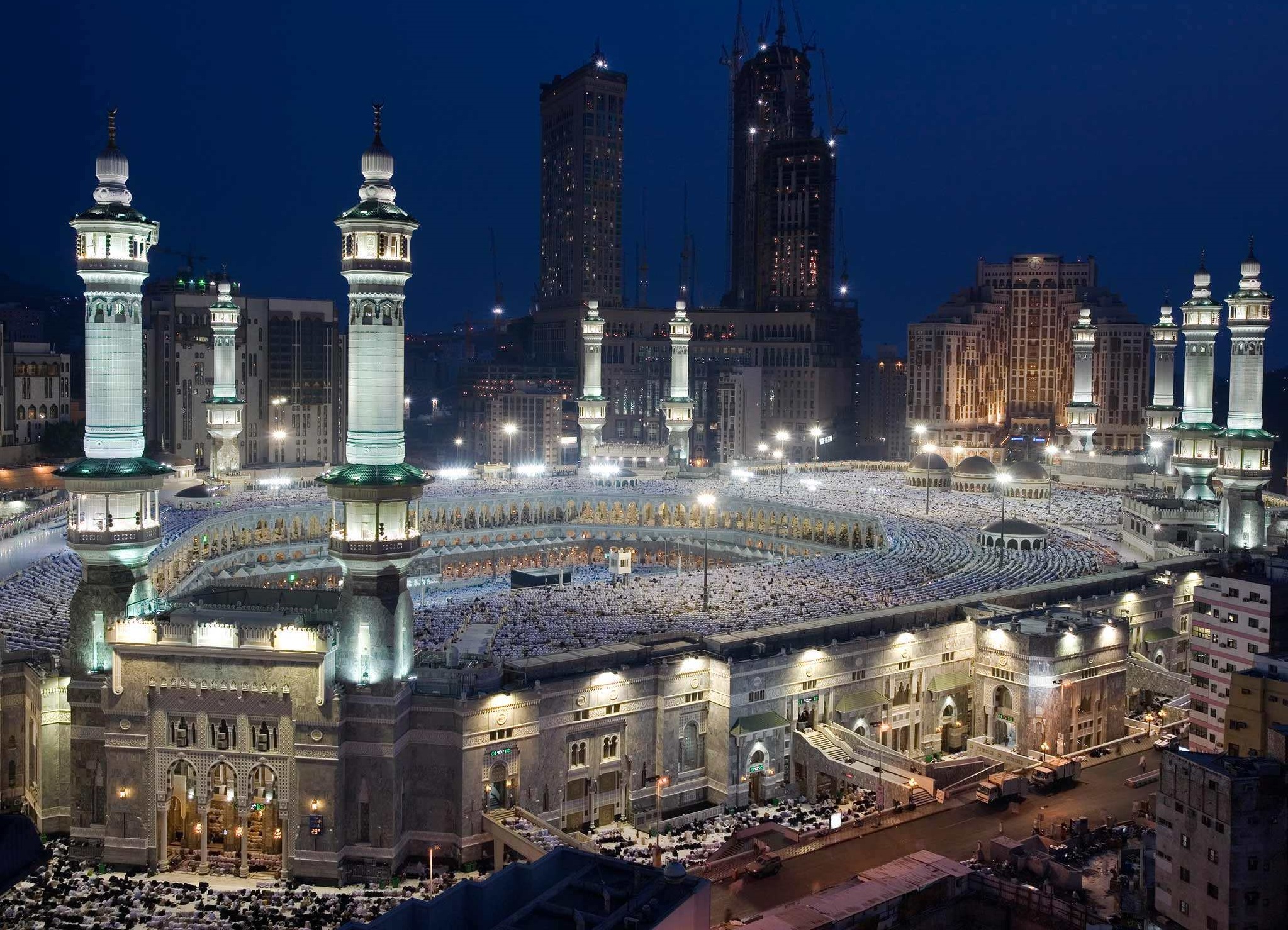 沙特阿拉伯水资源稀少原因,沙特阿拉伯属于沙漠还是沙地