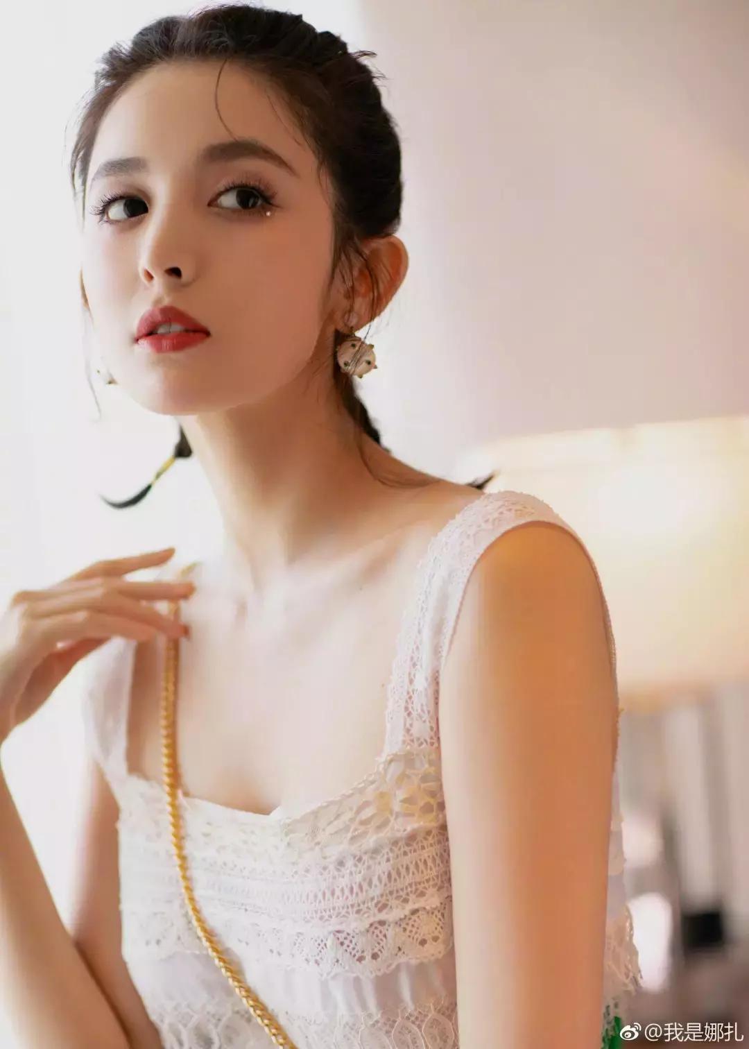 金晨：我们来自拍吧，张歆艺：先分我点头发...