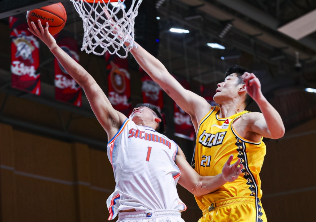 哈达迪马布里拥抱致意,哈达迪马布里