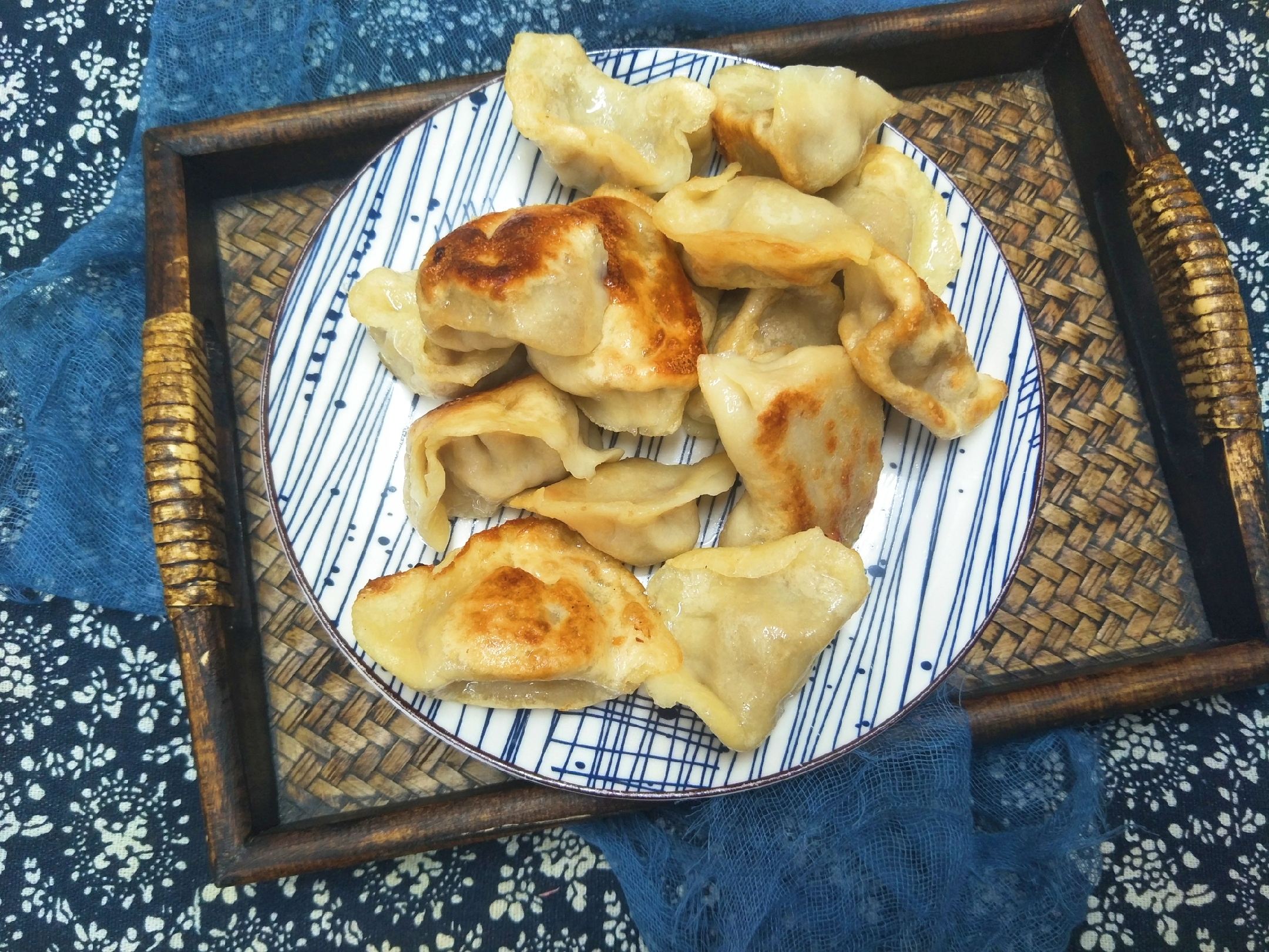 剩饺子怎么做好吃不粘锅,剩饺子怎么弄好吃