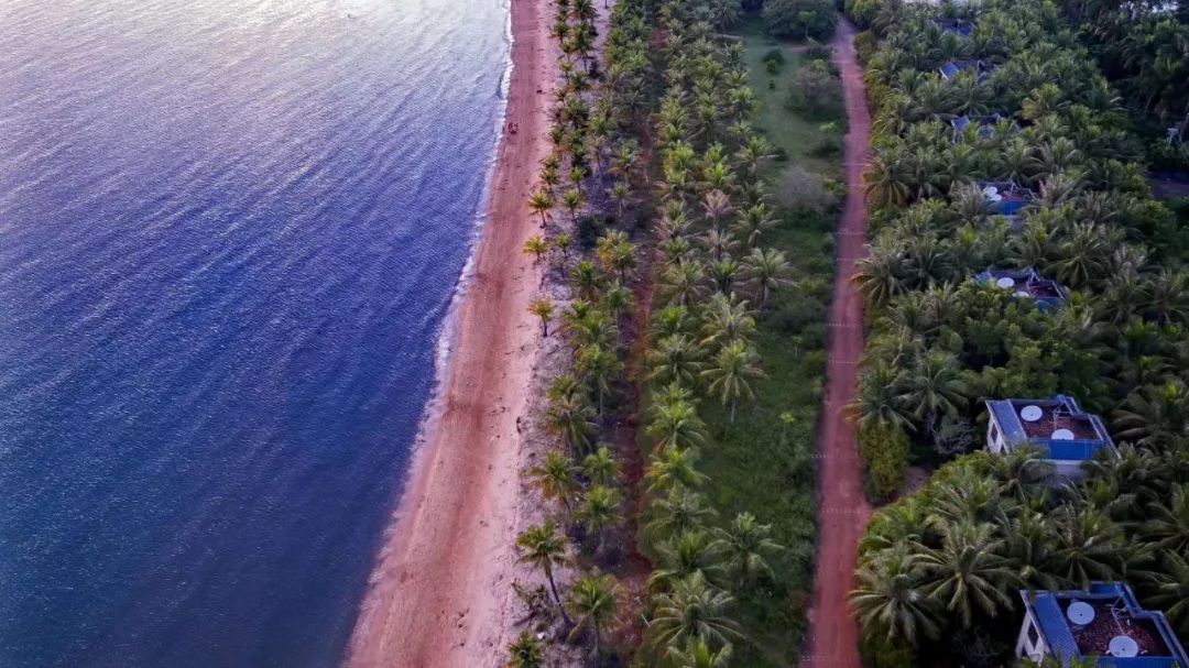 距海南20km有片处女地，比台湾风情比三亚便宜，路过都错过了
