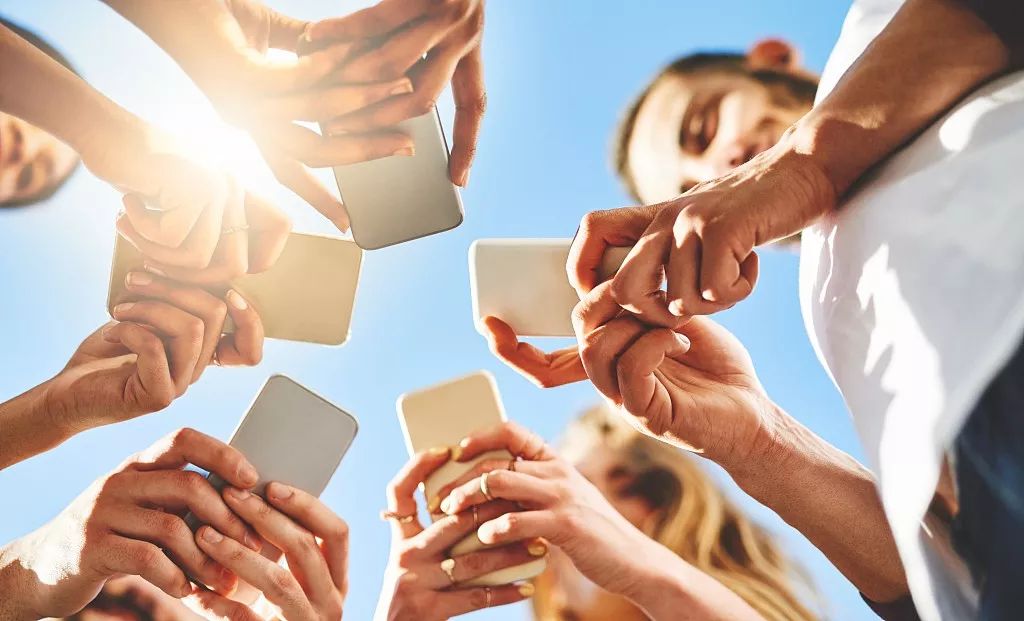 疯狂的晒娃行为,疯狂晒娃有错吗