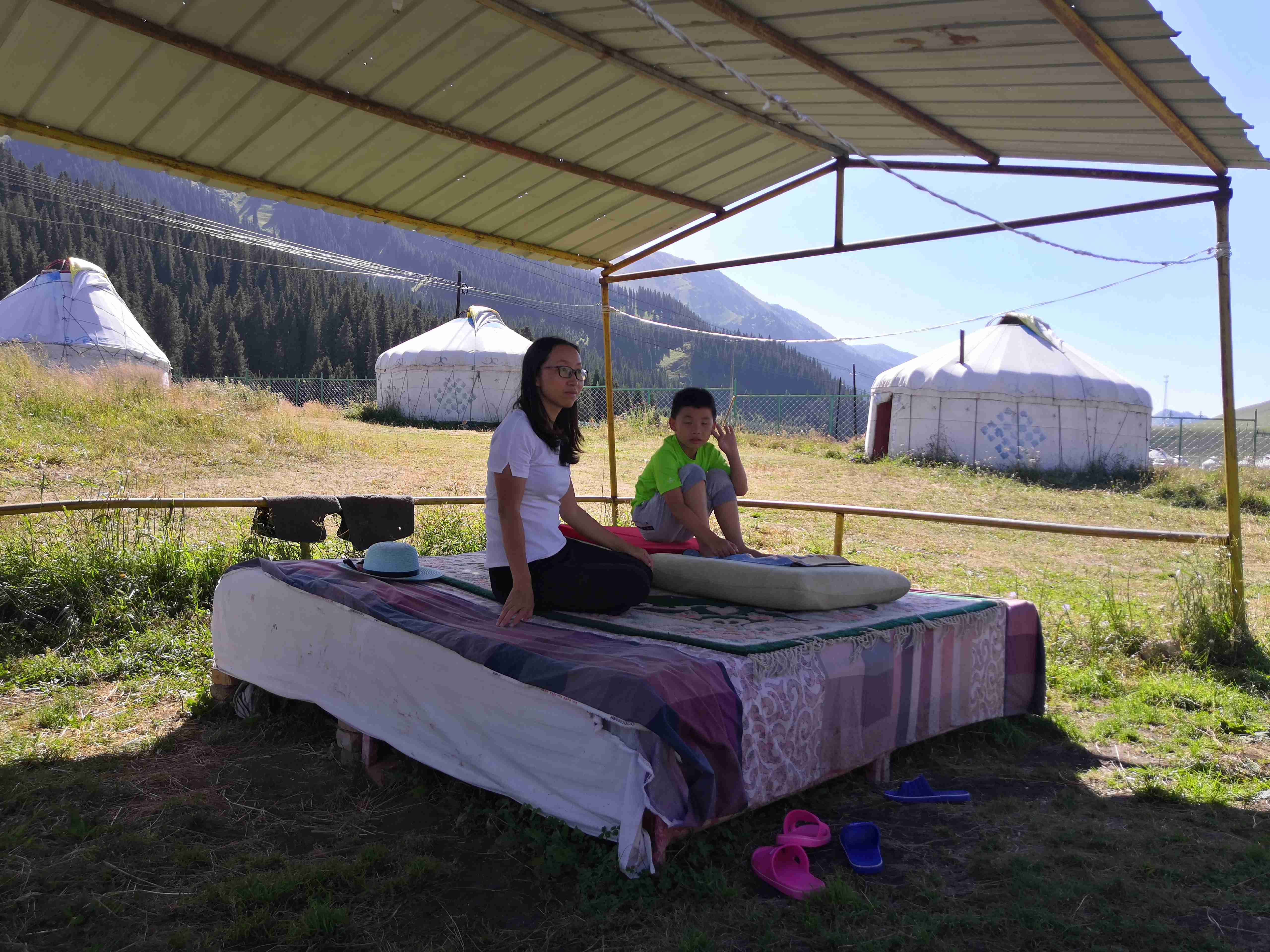 *疆新**蒙古包旅店老板，看他一天的收入多少，一个月就抵我一年工资