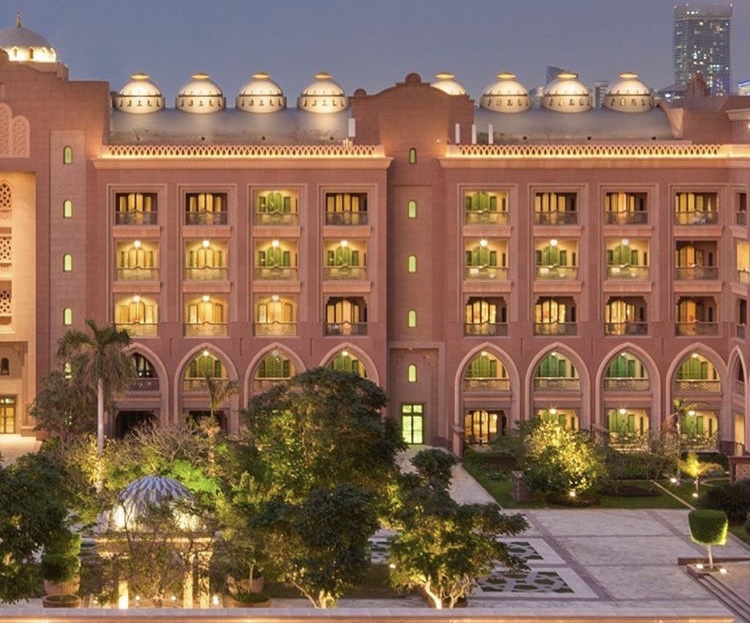 世界唯一8星级宾馆,最梦幻浪漫野奢酒店