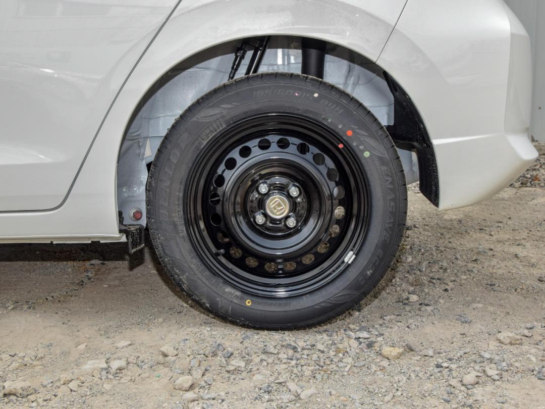 本田飞度配置低到什么程度,一辆车能简配到什么程度